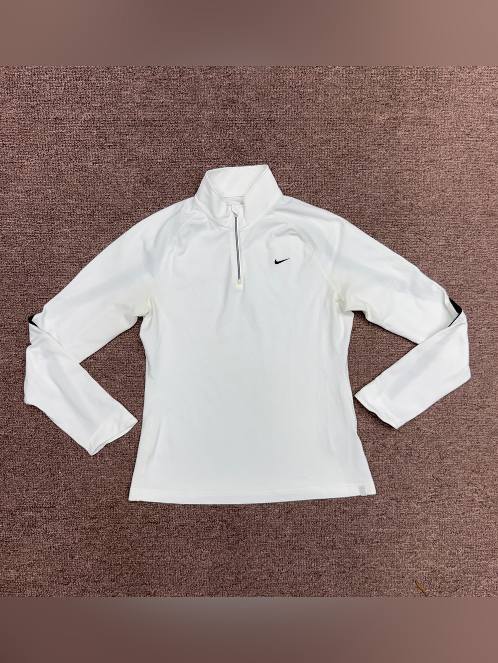 Women’s Medium White Nike Fit Dry Long Sleeve Athletic Sunshirt. Good Condition.